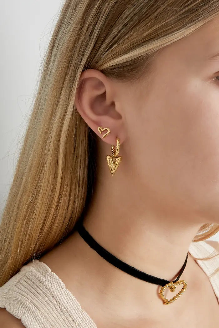 Open heart earring