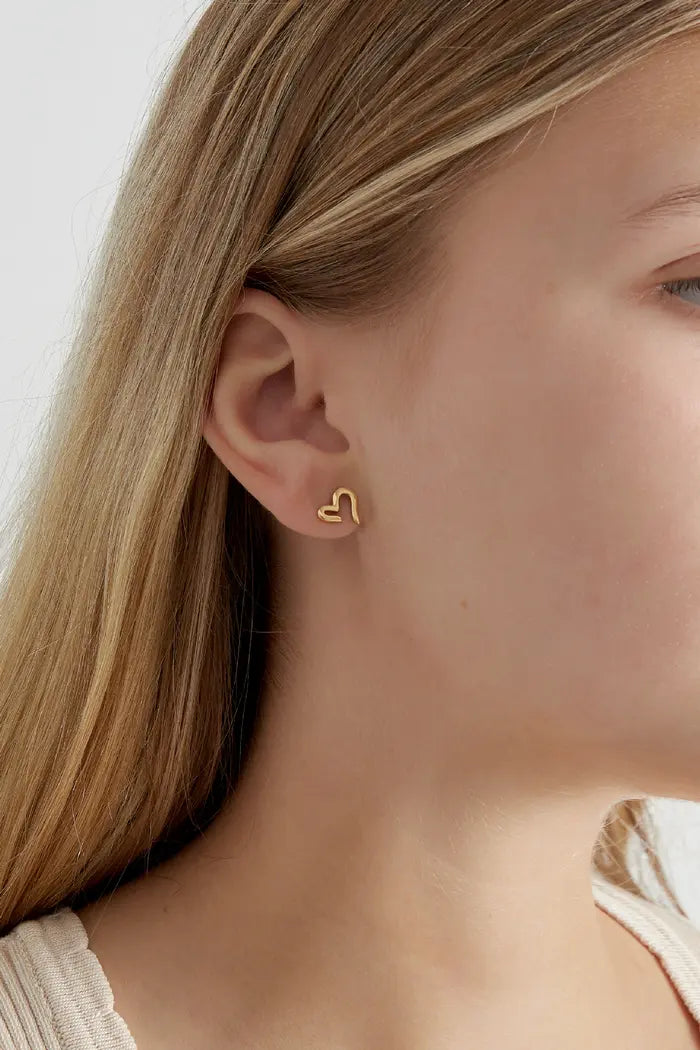 Open heart earring